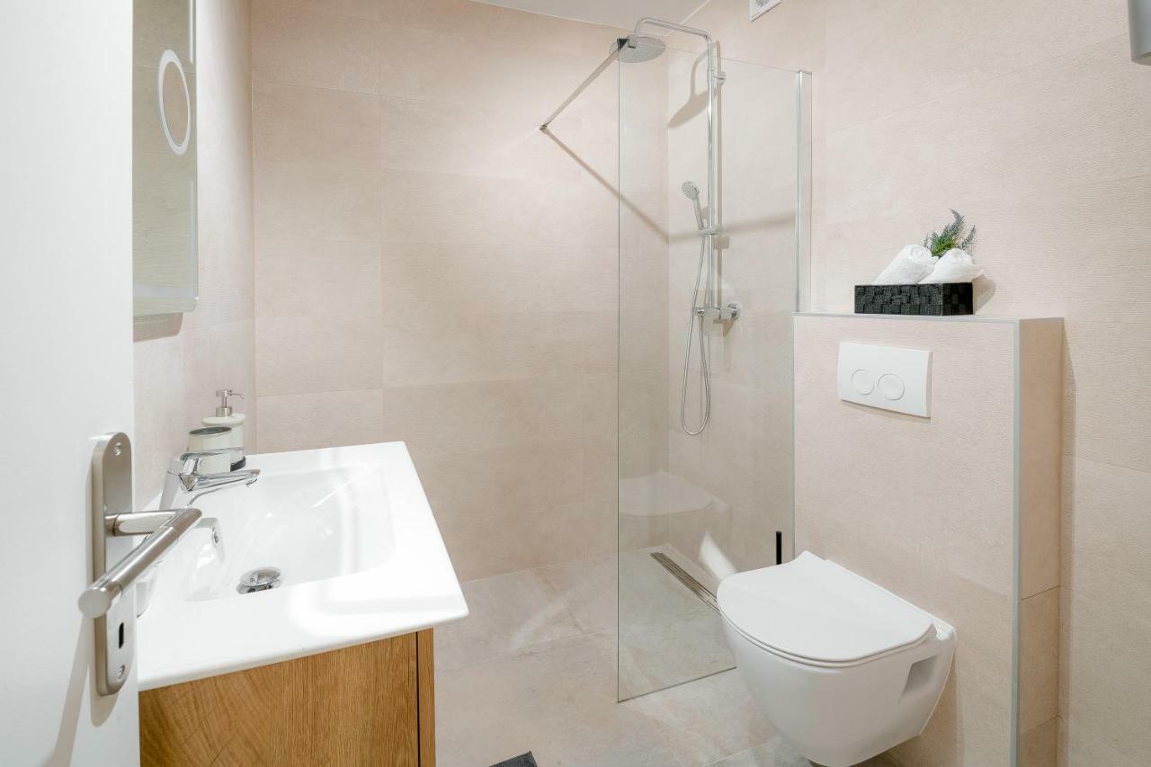 ספליט Apartments And Rooms Daisy מראה חיצוני תמונה