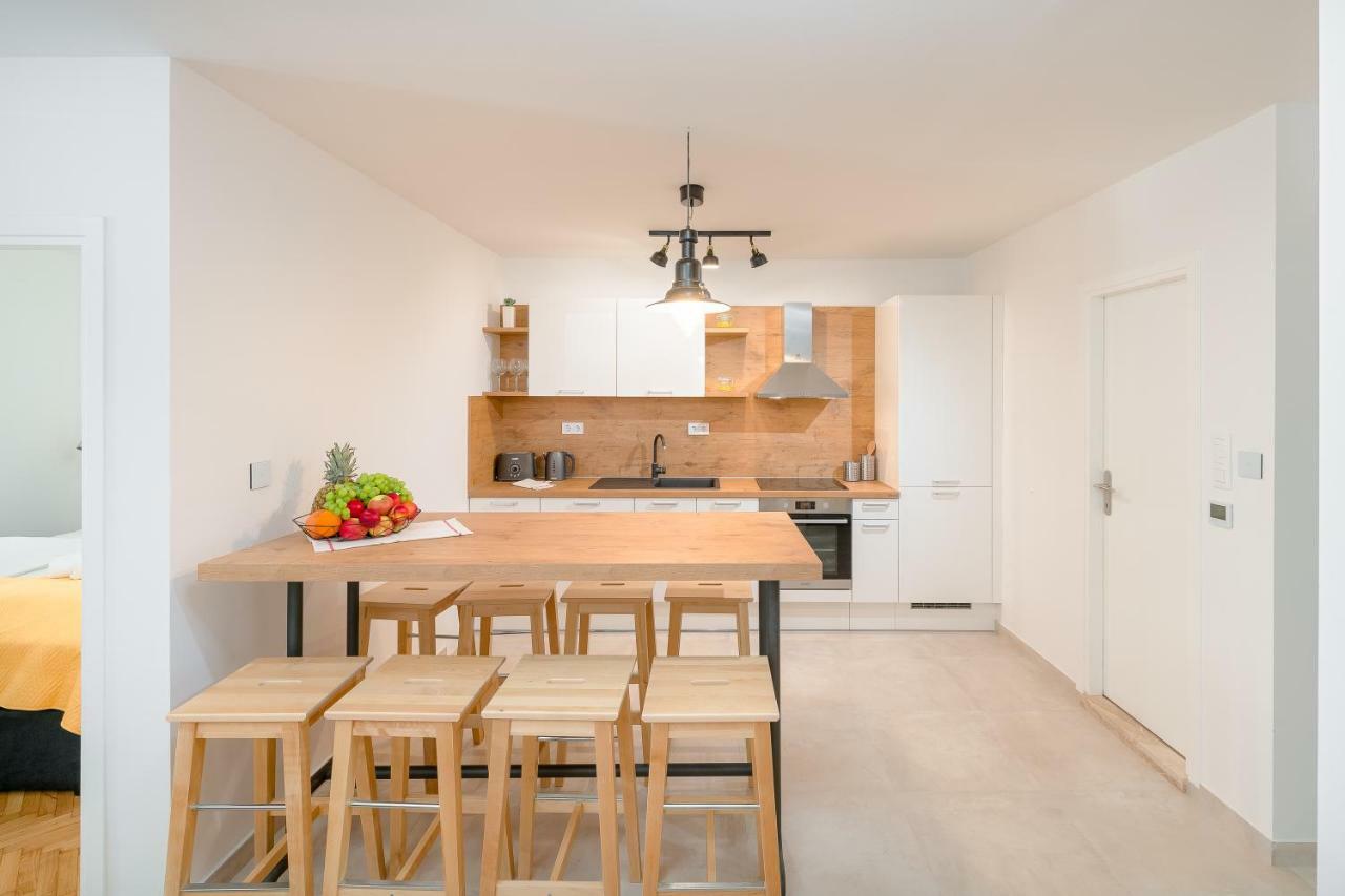 ספליט Apartments And Rooms Daisy מראה חיצוני תמונה