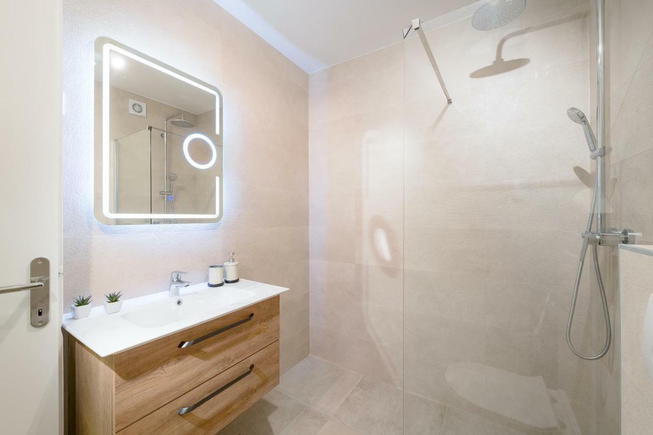 ספליט Apartments And Rooms Daisy מראה חיצוני תמונה